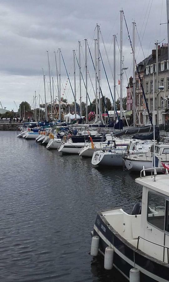 La Fleur D Honfleur Avec Son Parking Leilighet Eksteriør bilde